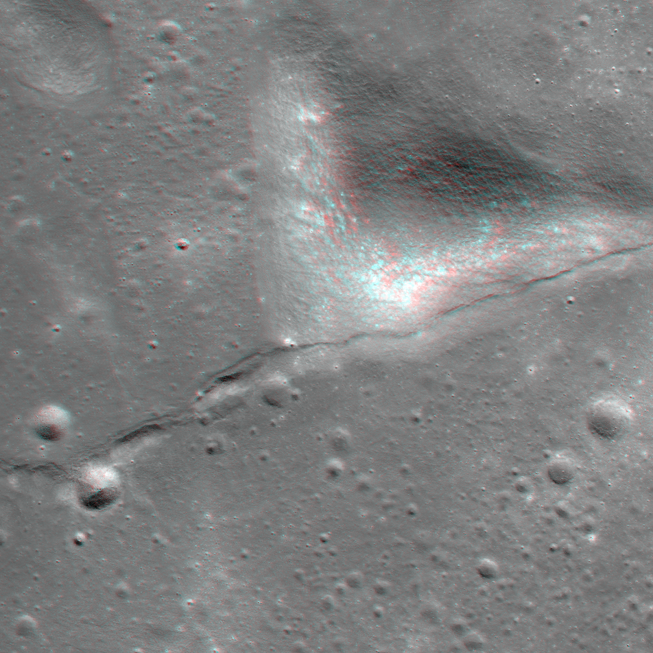 LROC NAC Anaglyph: Wrinkle Ridge near Fontenelle X