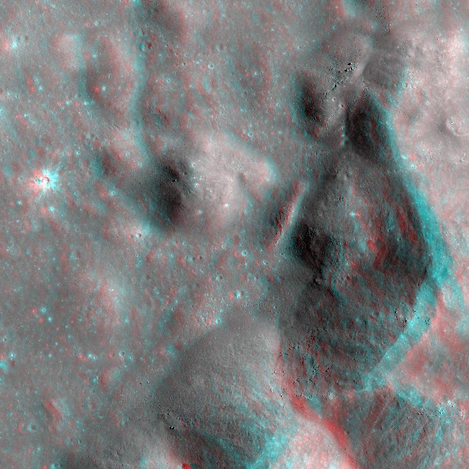 NAC Anaglyph: Maunder Central Peak