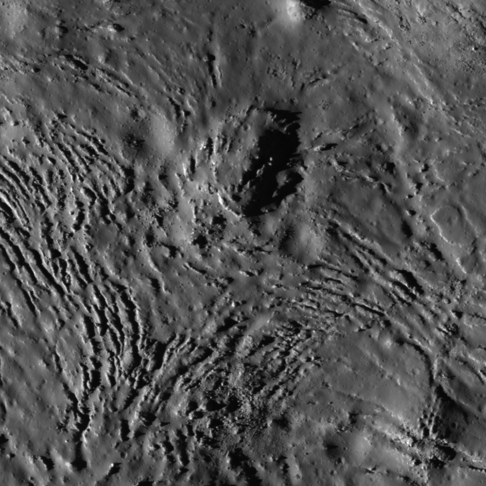 Melt Fractures in Jackson Crater