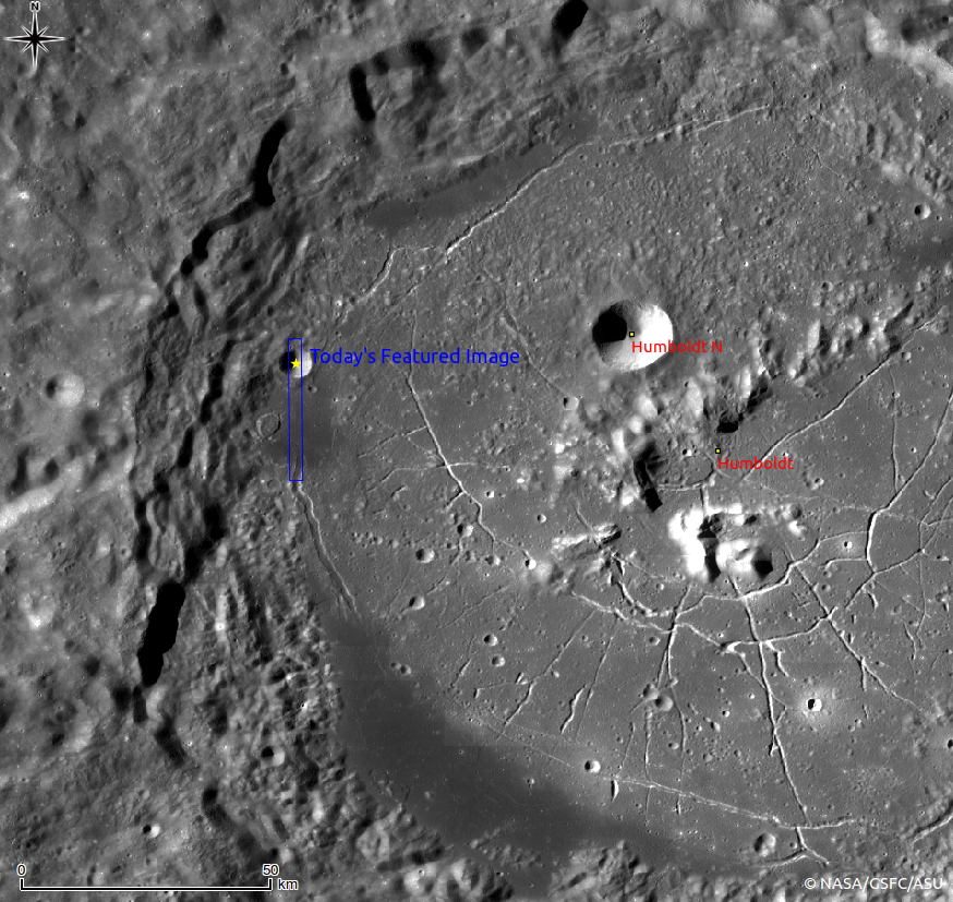 Обратная сторона луны есть. Обратная сторона Луны снимок НАСА. Кратер на обратной стороне Луны. Снимки обратной стороны Луны. Спутник на обратной стороне Луны.